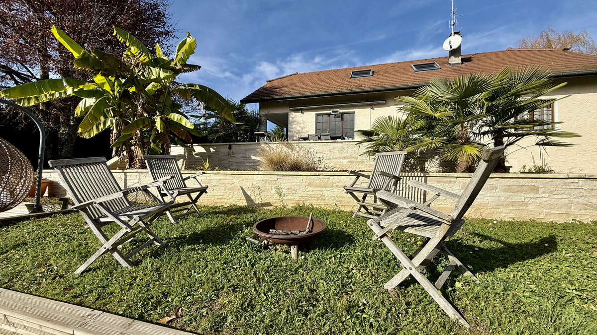 Maison à PREVESSIN-MOENS