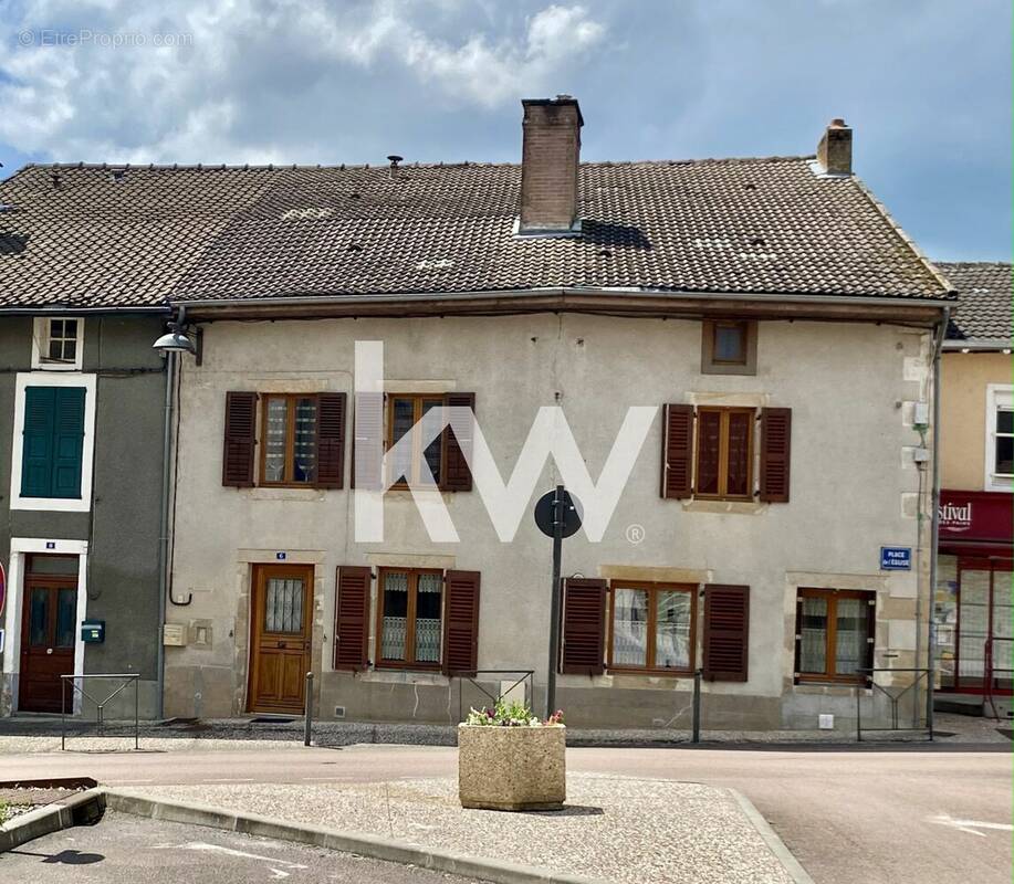 Maison à VERNEUIL-SUR-VIENNE