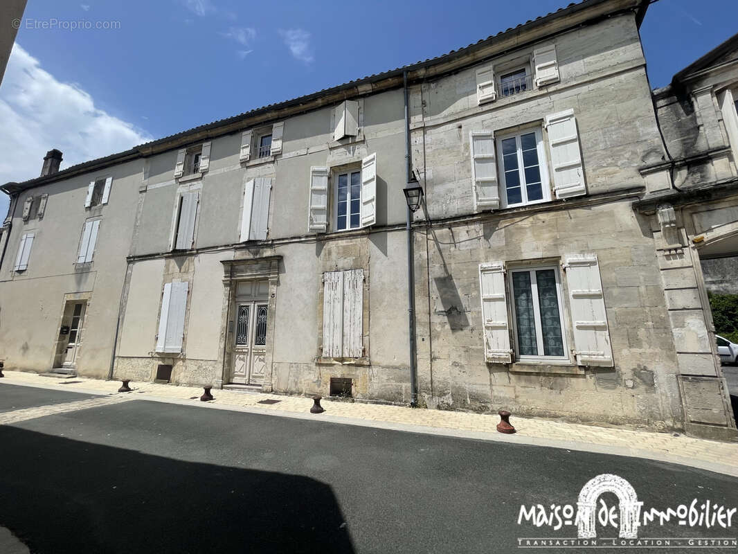 Appartement à COGNAC