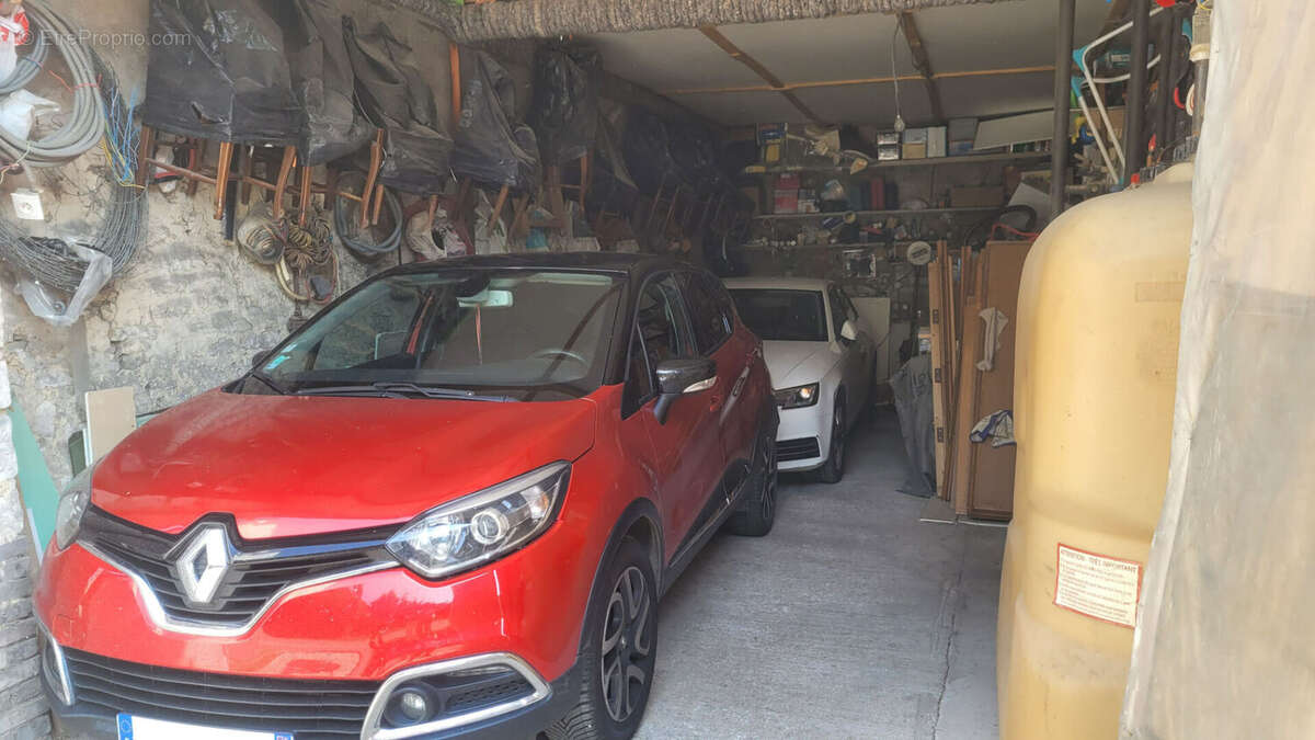 Maison à AILLANT-SUR-THOLON