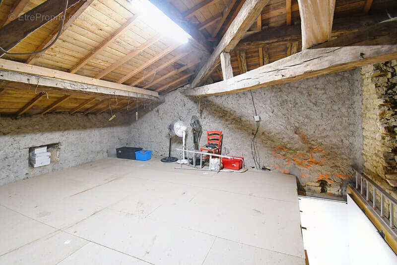 Maison à NOUILLONPONT