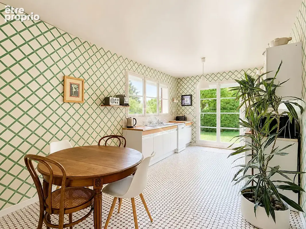 Maison de 260.75 m² - Chavenay - photo 8