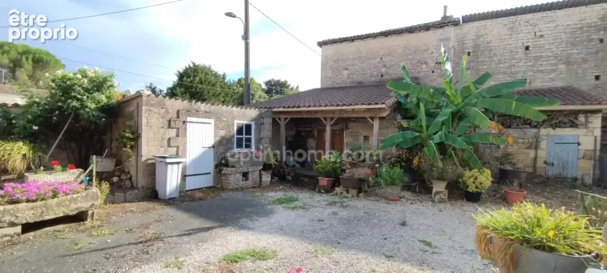 Ruffec / courcome maison 168m², grange, terrain 1908 m² clos - photo 4