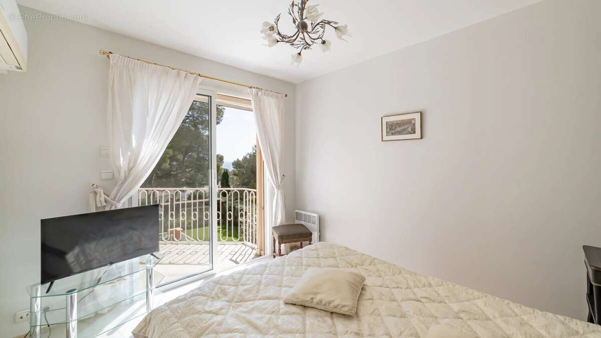 Maison à LES ISSAMBRES