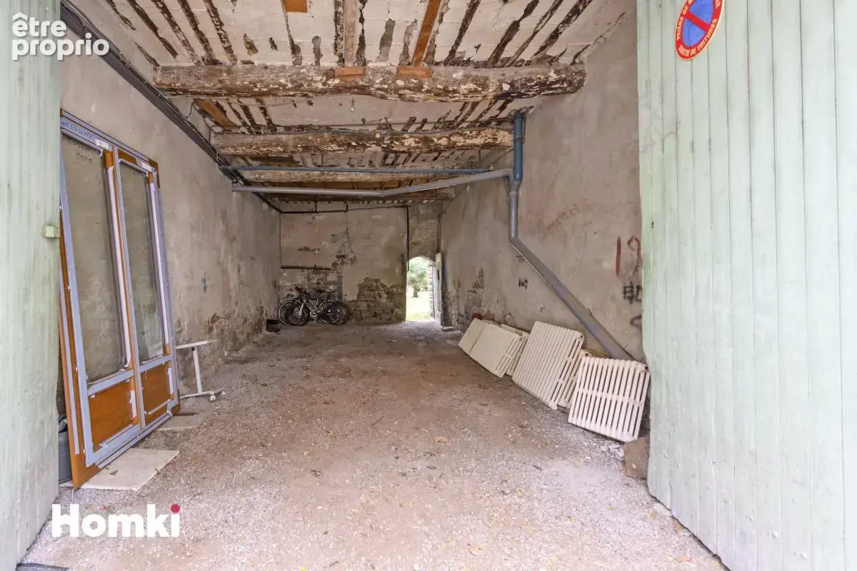 Immeuble de 168m² avec terrain, garages et dépendances sur Saint-Hippolyte-du-Fort - photo 6