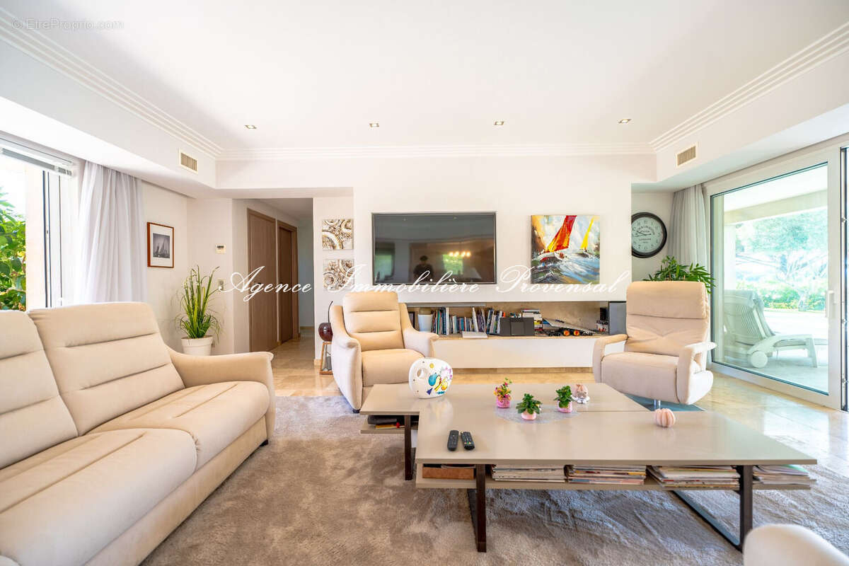 Maison 540 m² à Sainte-Maxime  - photo 9