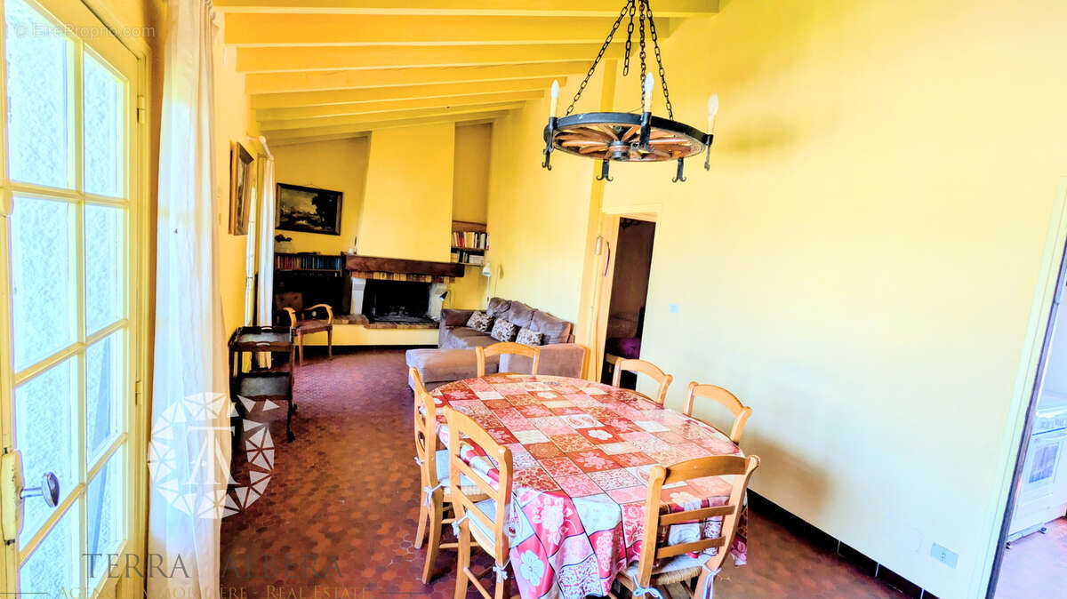 Maison à LAROQUE-DES-ALBERES