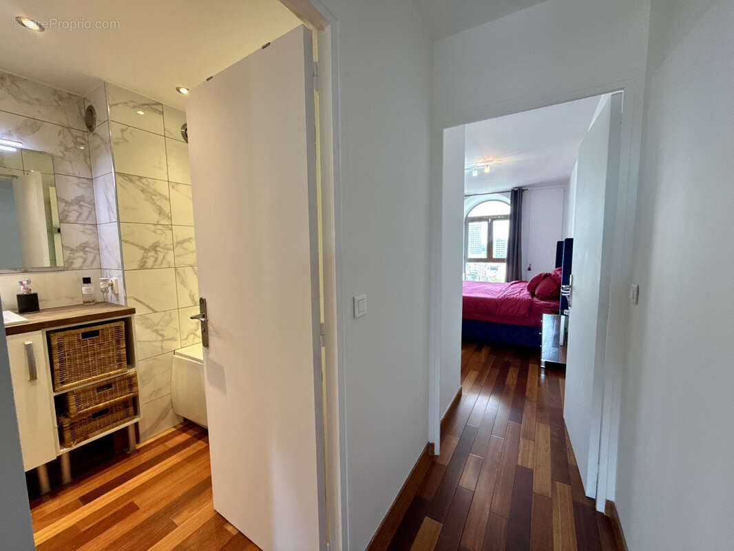 Appartement à CHARENTON-LE-PONT