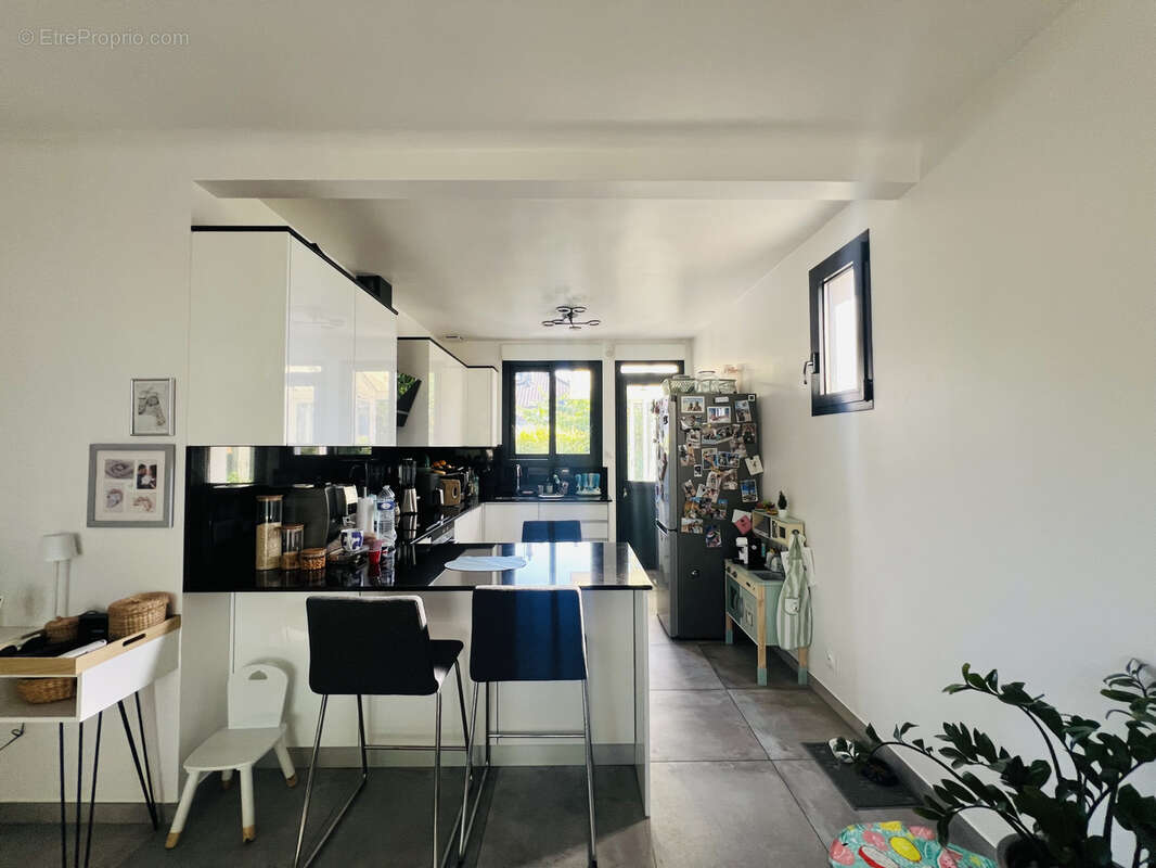 Maison à SARTROUVILLE