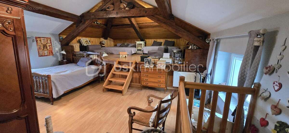 Appartement à SAINT-JEAN-BONNEFONDS