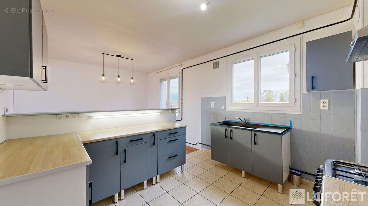 Appartement à YZEURE