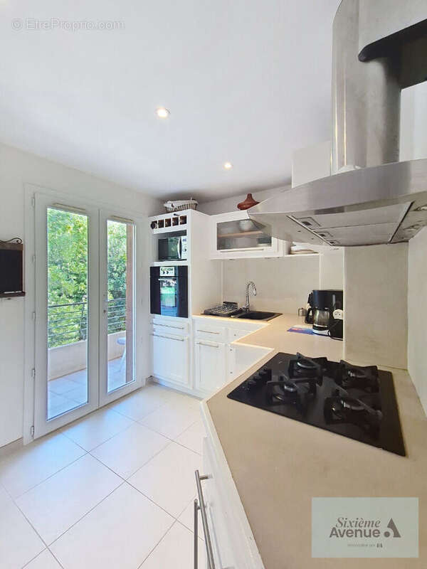 Appartement à SIX-FOURS-LES-PLAGES