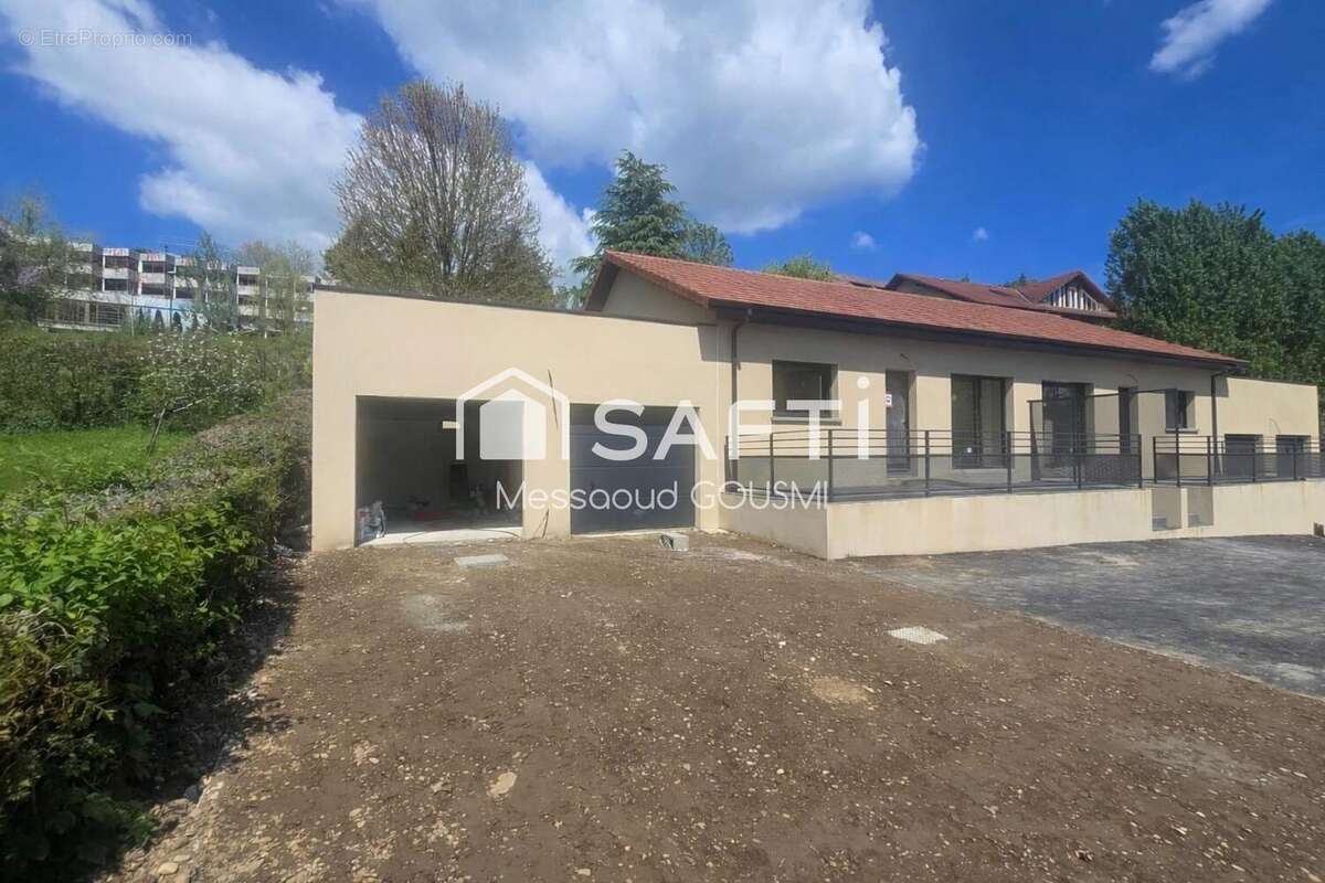 Photo 2 - Maison à LA TOUR-DU-PIN