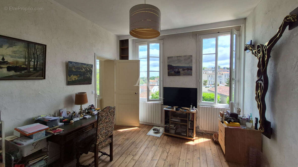 Maison à SAINTES