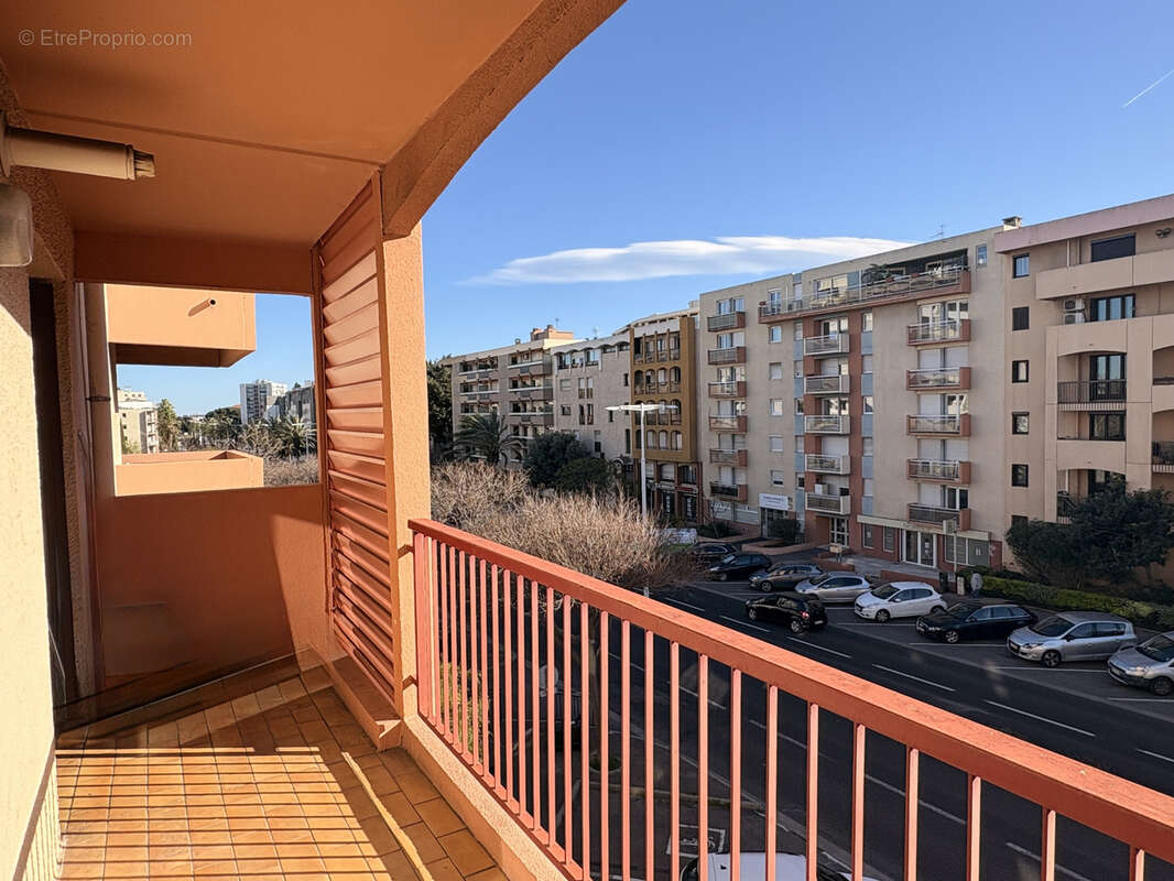 Investissement cle en main: appartement t3 renove avec parking et cave - boulevard kennedy - photo 12