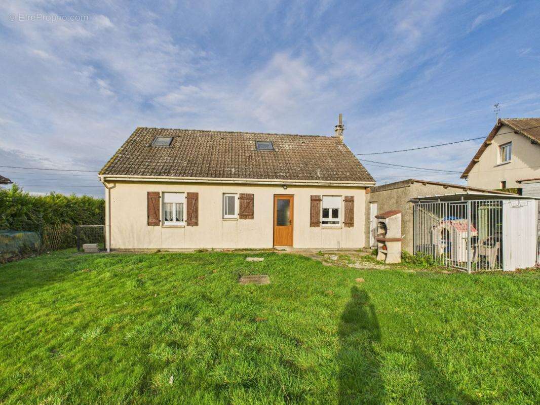 Maison à MESNIL-BRUNTEL