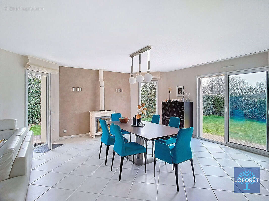 Maison à NESMY
