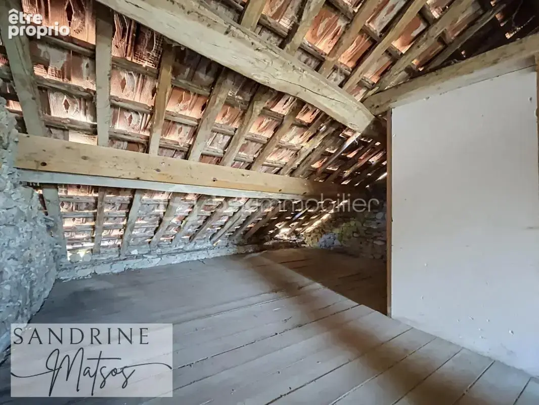 Maison en pierre pleine de charme et de potentiel - photo 28