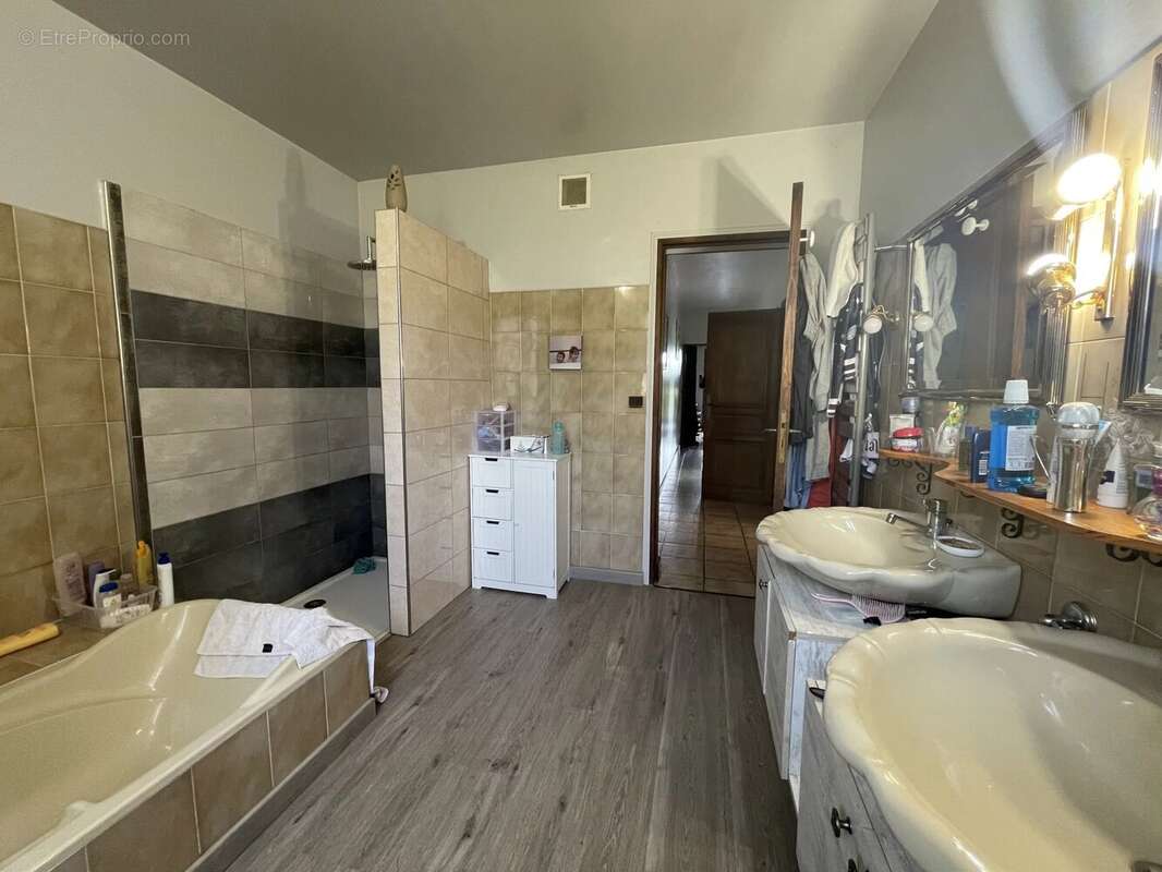 Maison à SAINT-JEAN-POUTGE