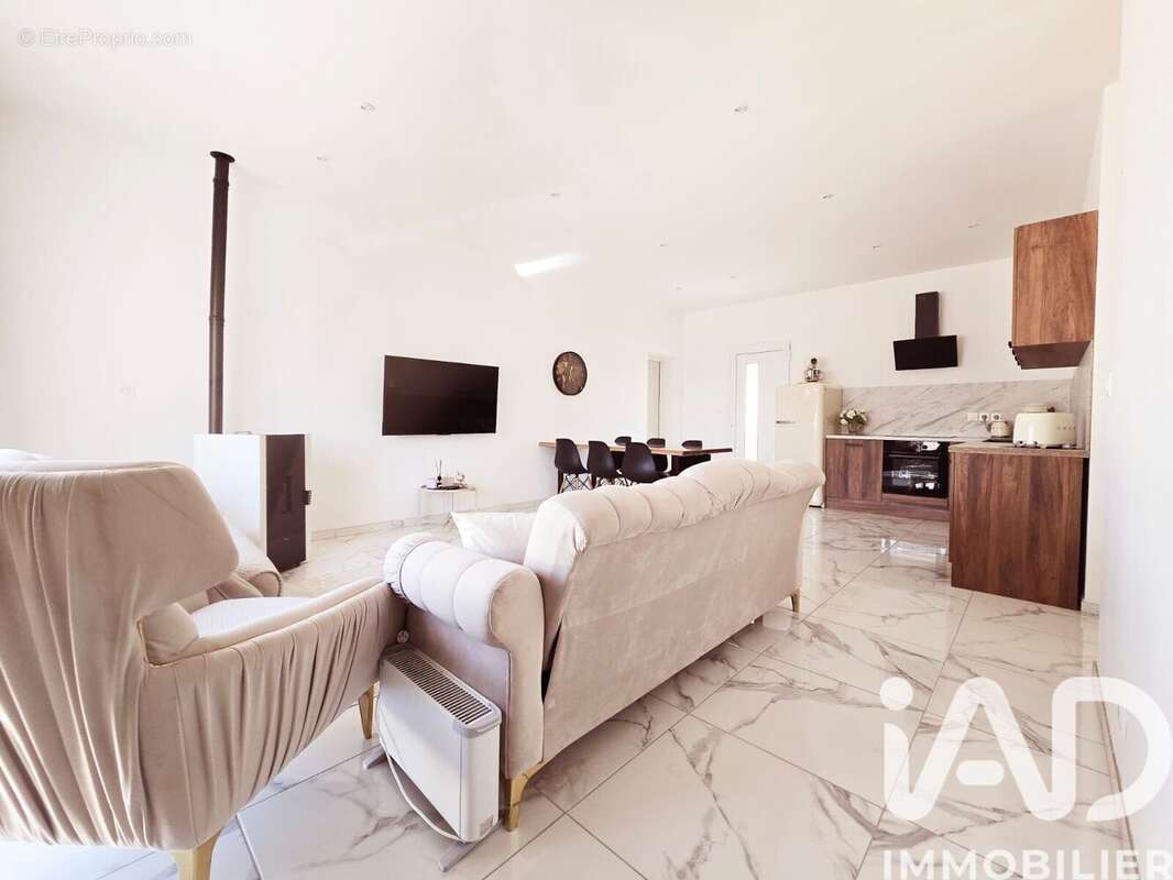 Maison 80 m² à Rivarennes  - photo 4
