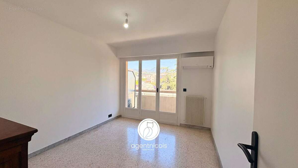 NICE // Saint Roch : Appartement - 3 pièces / Terrasse / Parking - photo 5