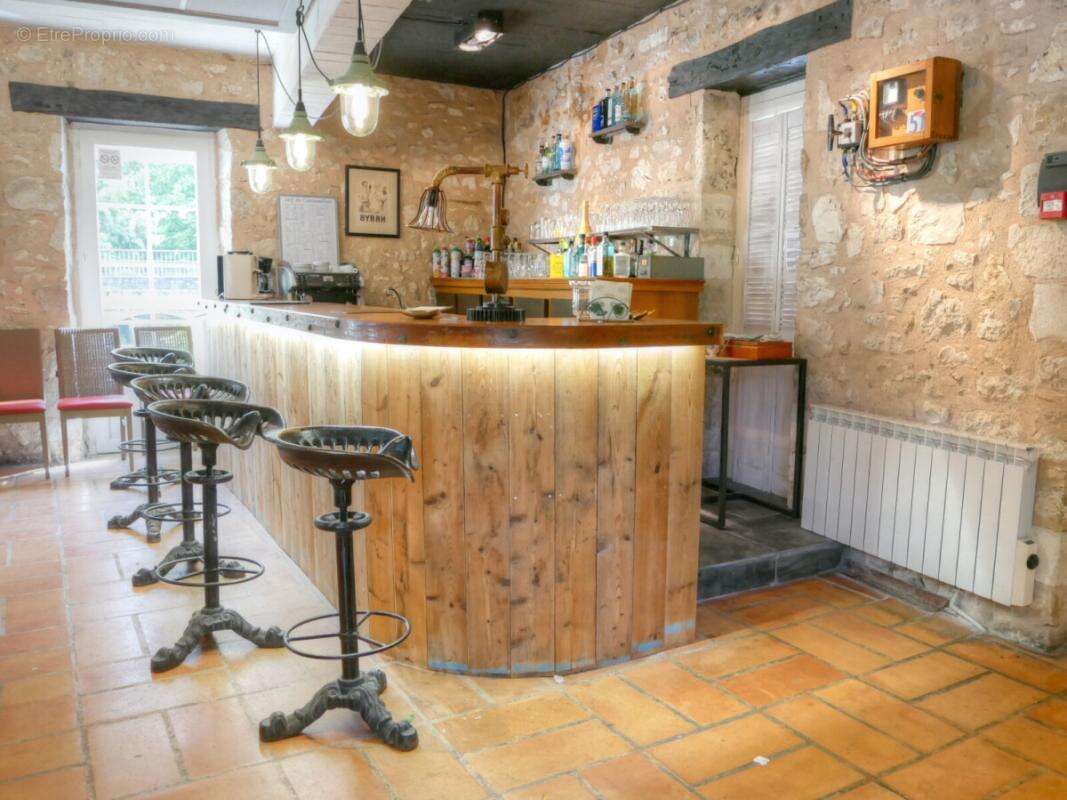 Commerce à MONFLANQUIN