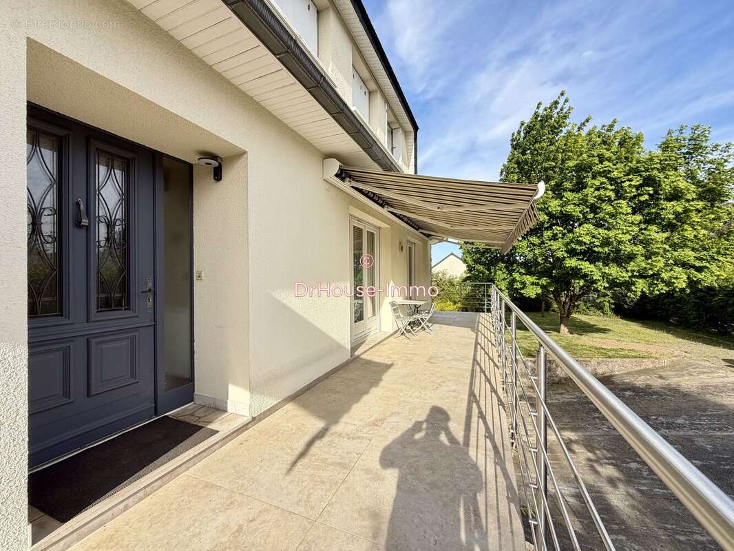 Maison à AMILLY