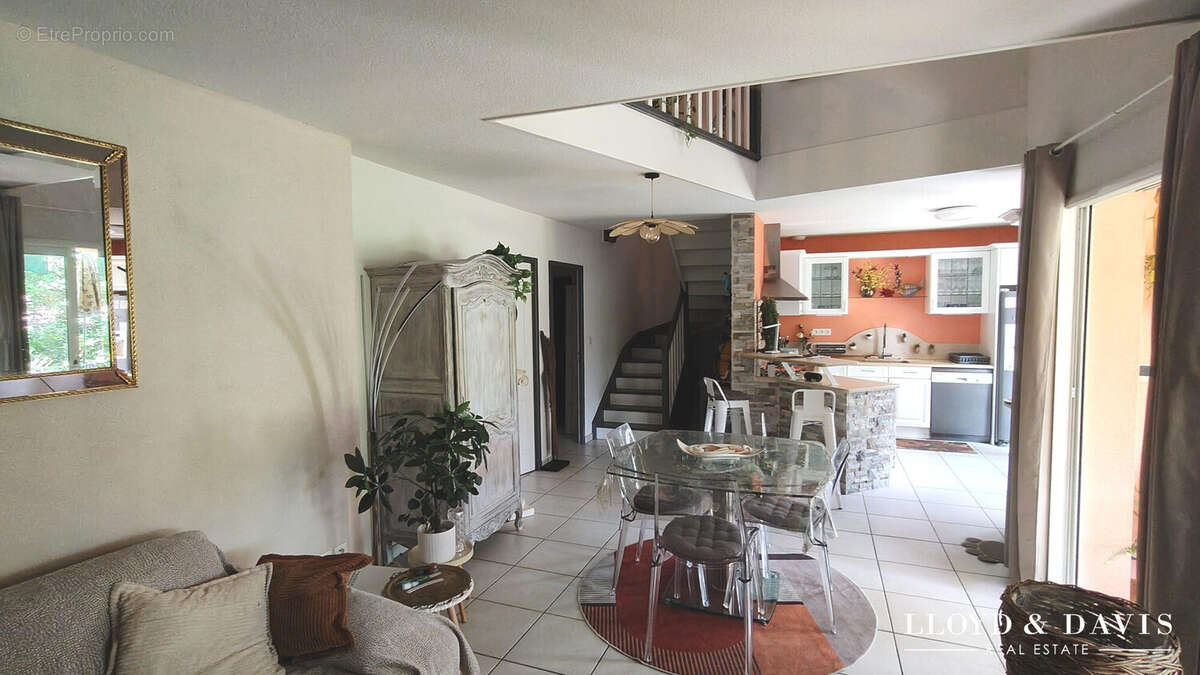 Maison à PRIVAS