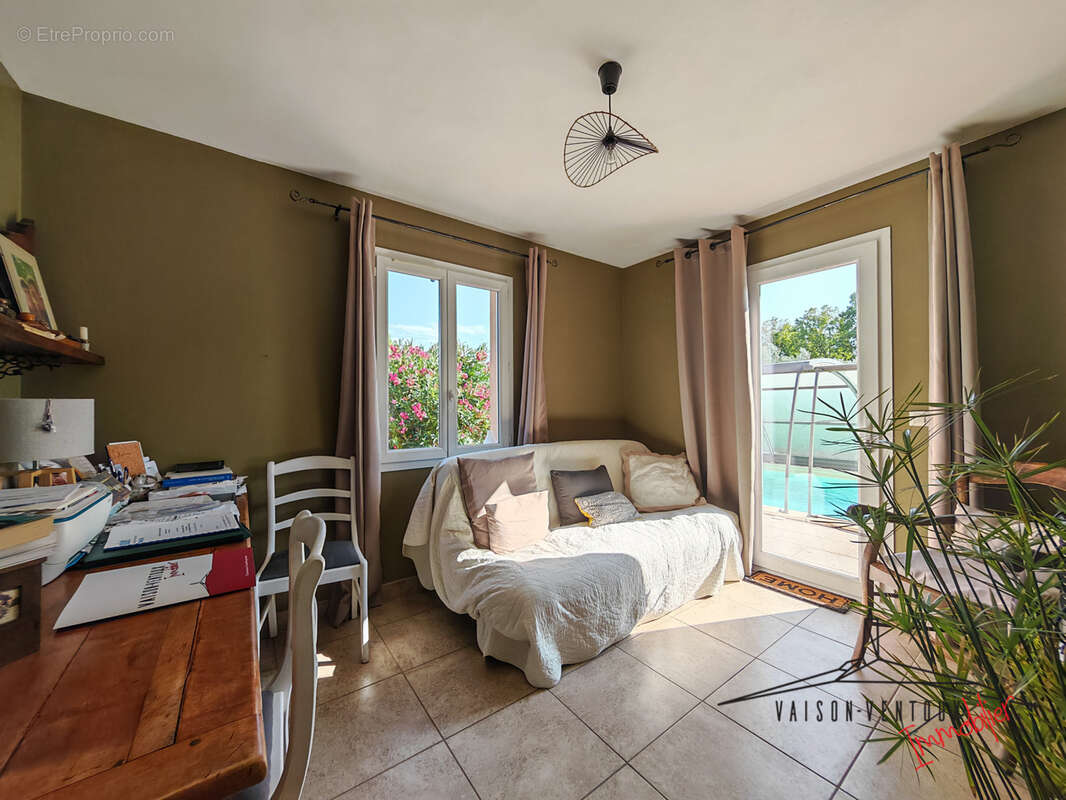 Villa plain-pied, piscine couverte, terrain arboré - photo 20