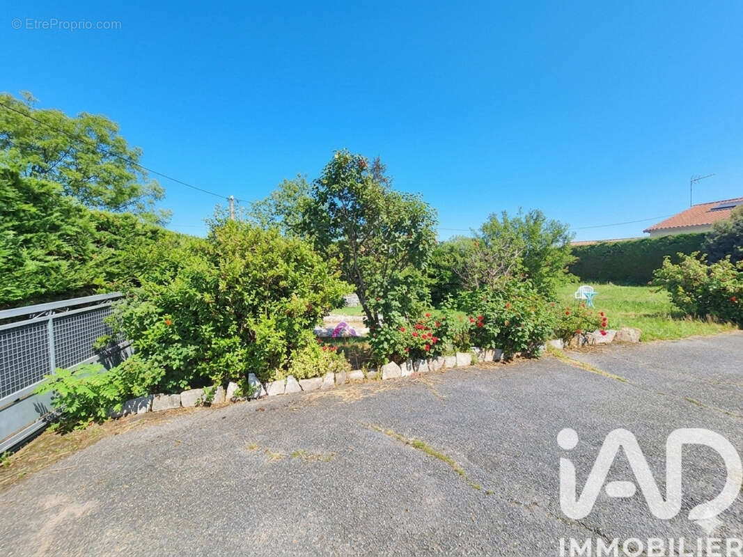 Maison 101 m² à Villemontais  - photo 8