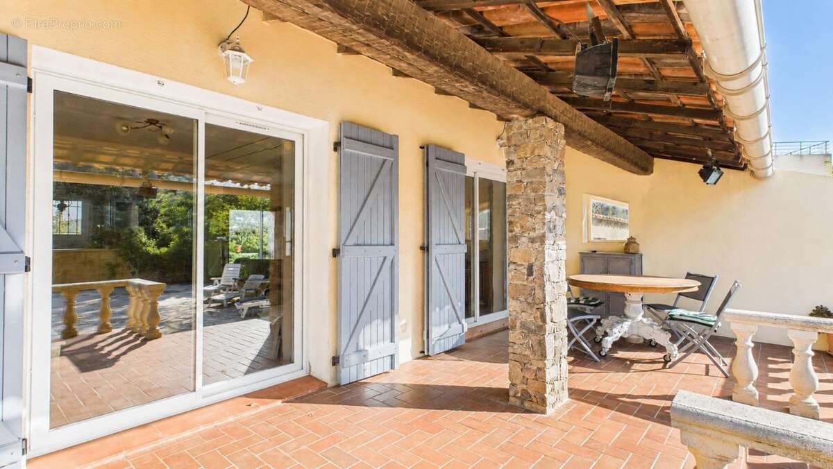 Maison à CARQUEIRANNE