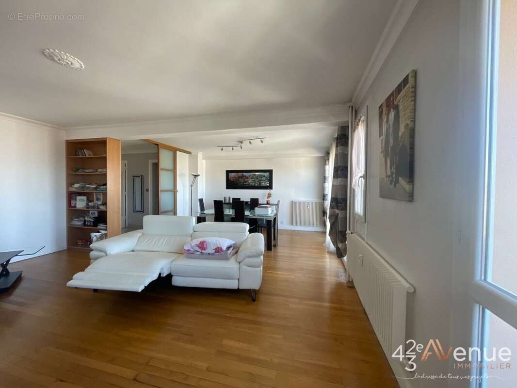 Appartement à SAINT-ETIENNE