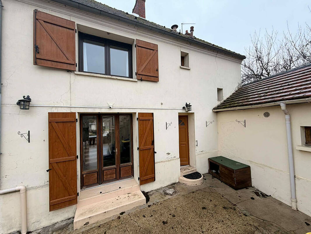 Maison à NEUILLY-SAINT-FRONT