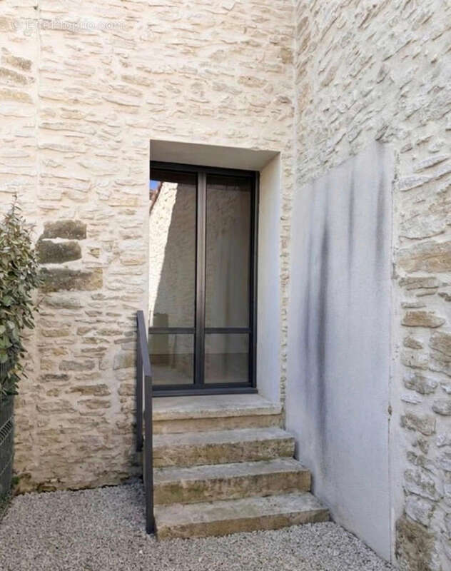 Appartement à L'ISLE-SUR-LA-SORGUE