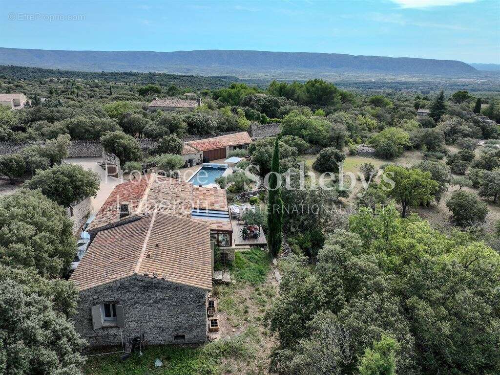 Maison à GORDES