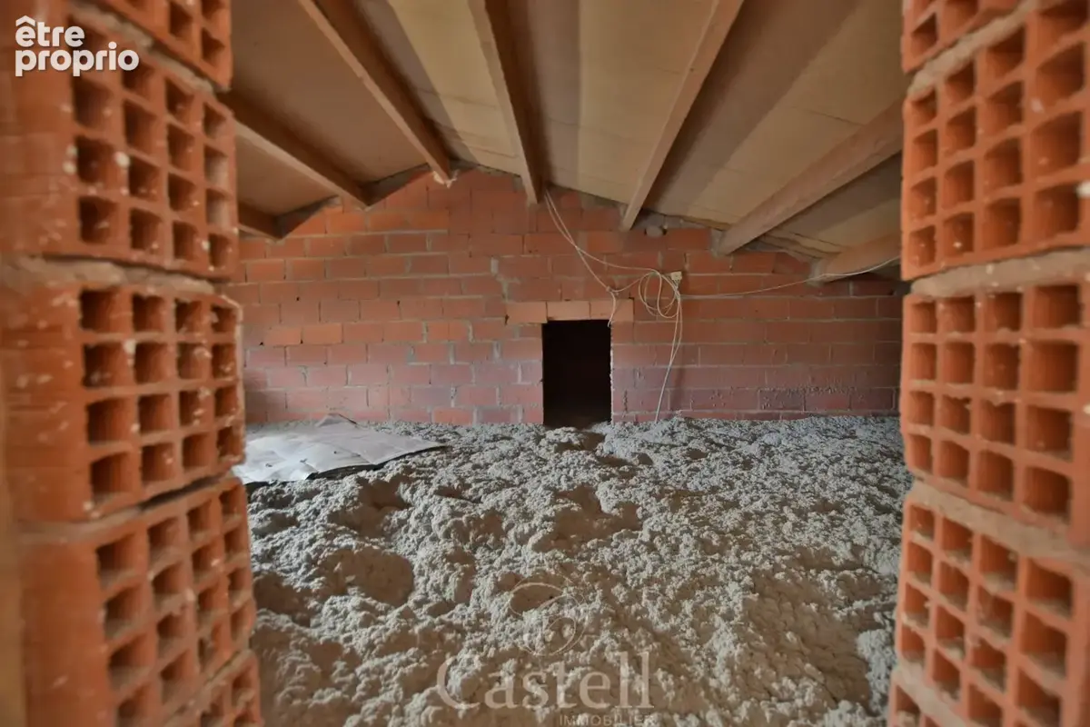 *** Villa familliale de type 5, avec grand sous-sol et piscine...*** - photo 17