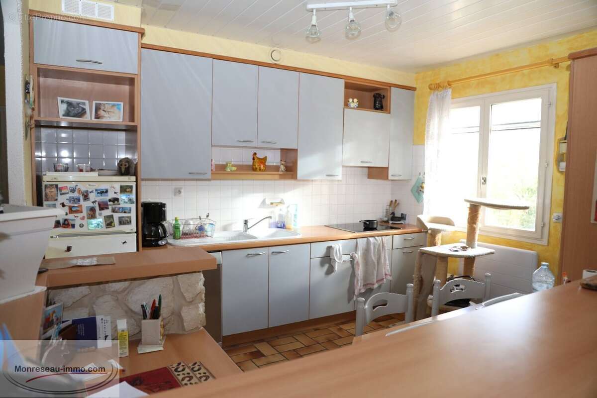 Maison à LA ROCHE-VINEUSE