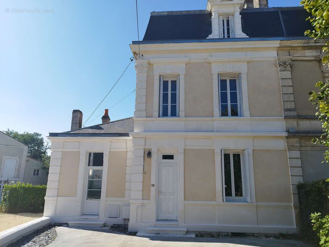 Maison à RUELLE-SUR-TOUVRE