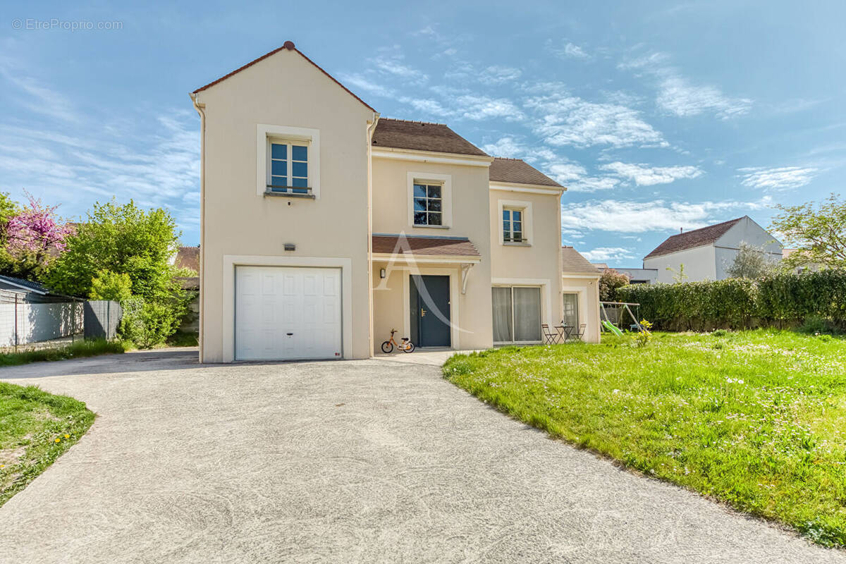 Maison à BUSSY-SAINT-GEORGES