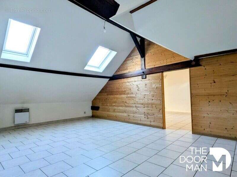 Appartement à LES ESSARTS-LE-ROI