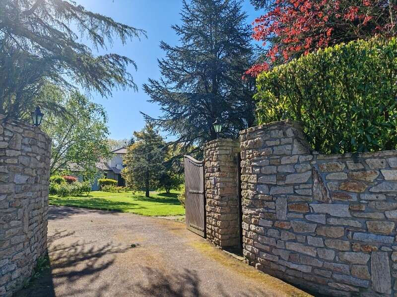 Propriete à vendre 12 pièces L'OIE (85) - photo 4