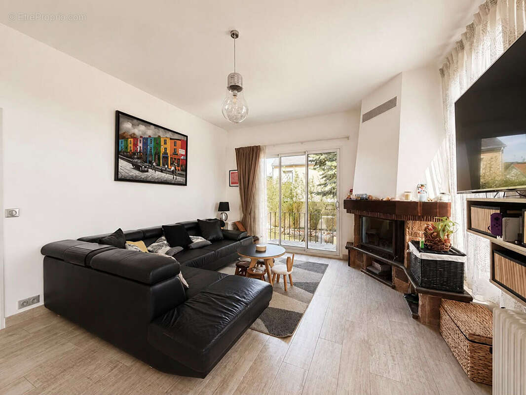 Maison meulière dans le centre ville - photo 4