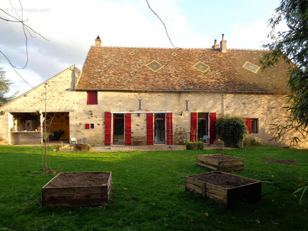 Maison à SERMAGES