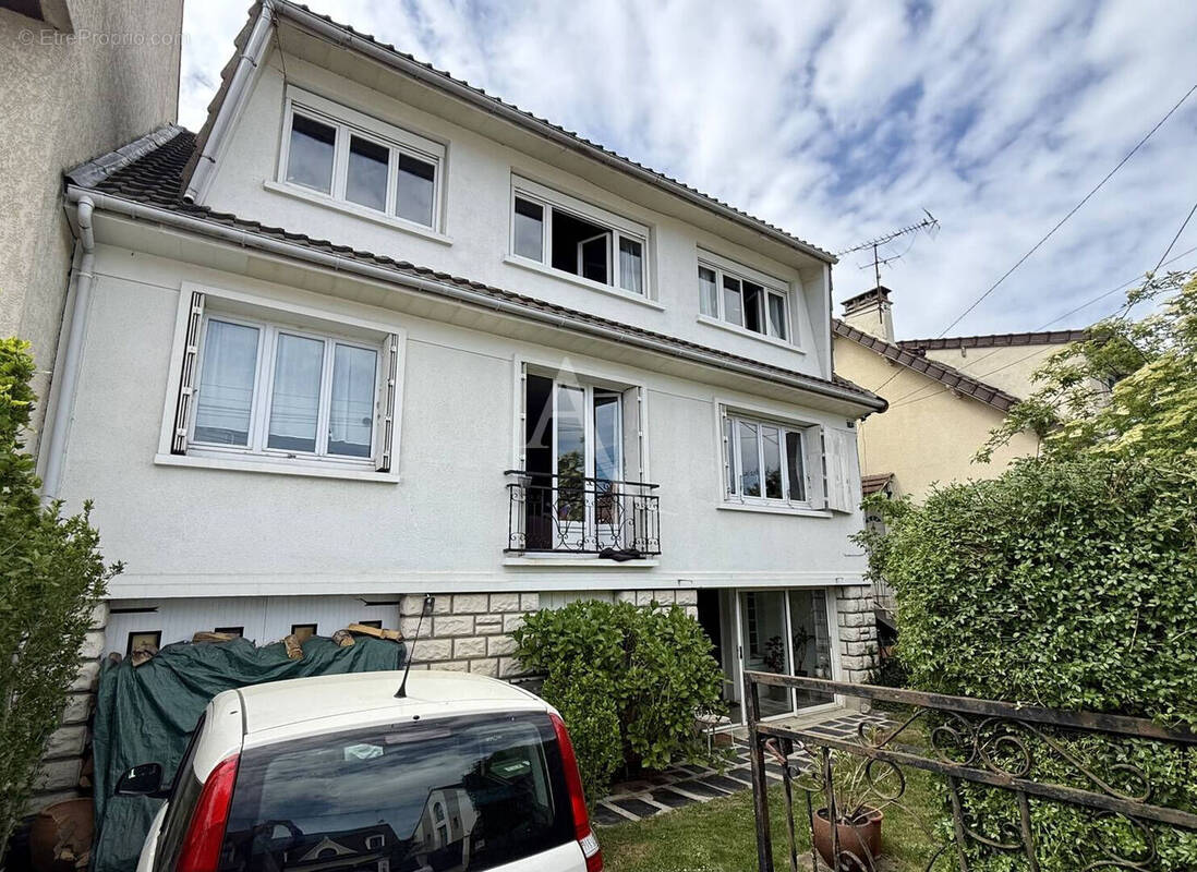 Maison à OZOIR-LA-FERRIERE