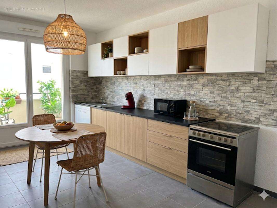 Maison à SAINT-CLAR-DE-RIVIERE