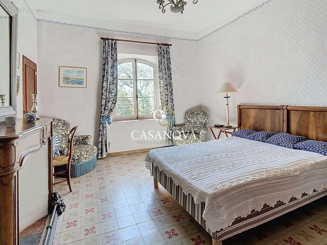 Entre MONTPELLIER & BEZIERS: Le charme de l'ancien et l'histoire d'une Maison de Maître datant de 1779. Habitation de 450 m² sur - photo 25