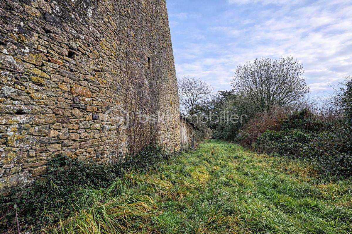 Charmant corps de ferme avec terrain spacieux à Nostang - photo 5