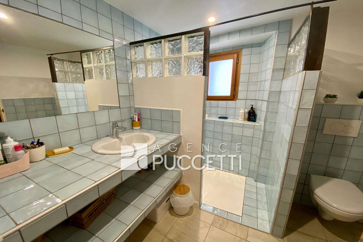 Appartement à COURSEGOULES