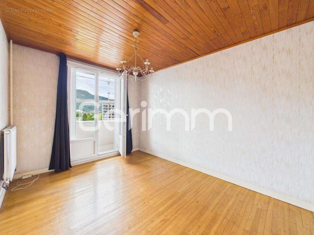 Appartement à SASSENAGE
