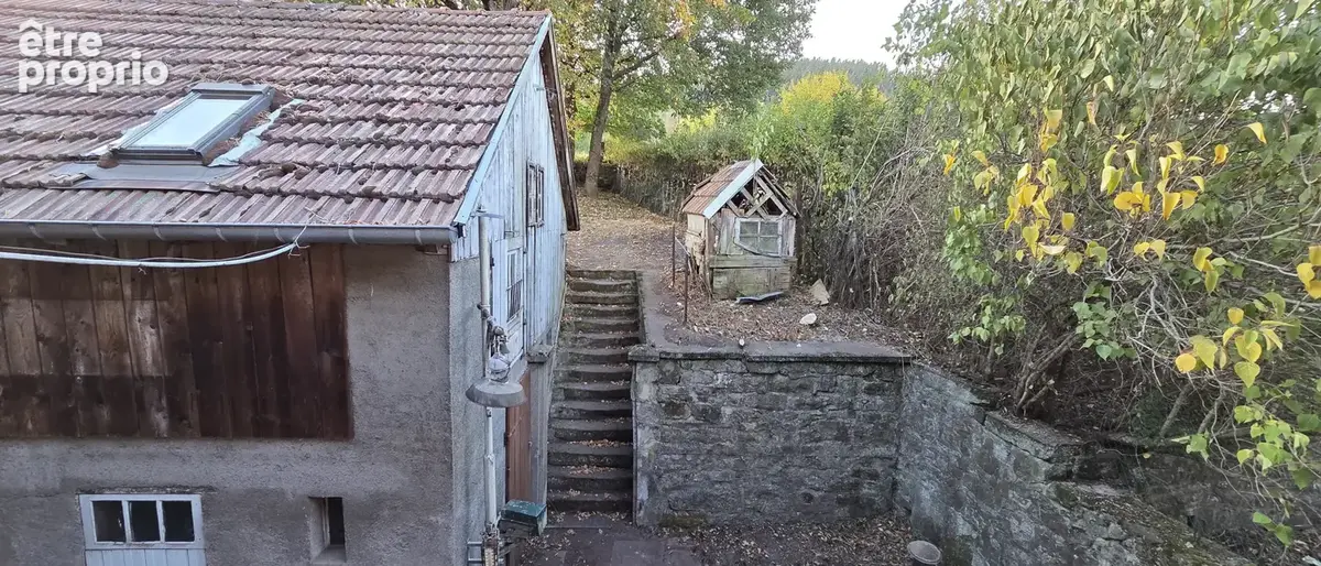 Saales, ancienne maison à rénover, avec dépendance et terrain à l'arrière, beaux espaces. - photo 18